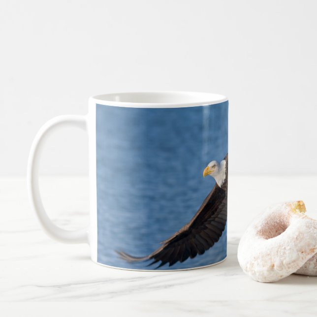 Mug Aigle à tête blanche en vol (Avec donut)
