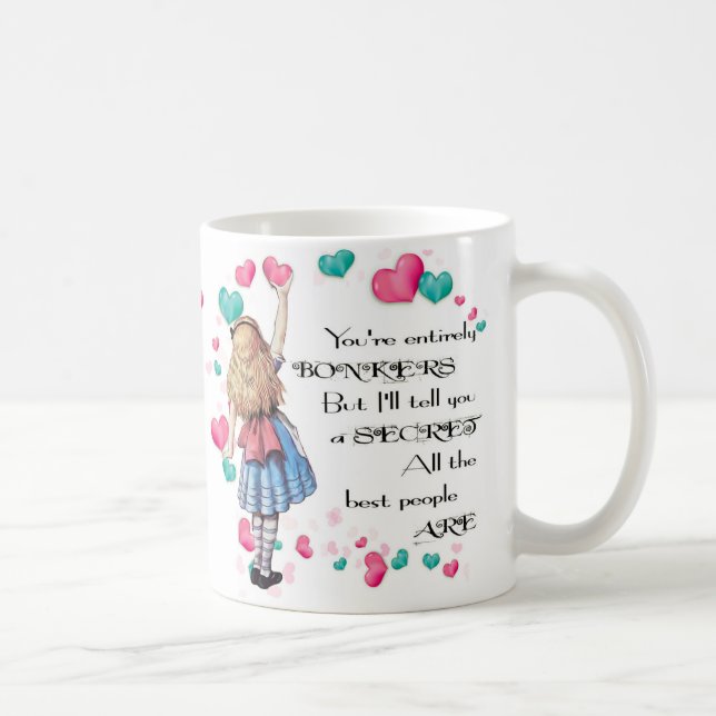 Mug Alice et les coeurs, Alice atteignant pour placer (Droite)