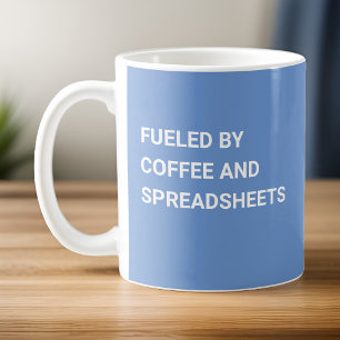 Mug Alimenté par café et feuilles de calcul - bleu cla