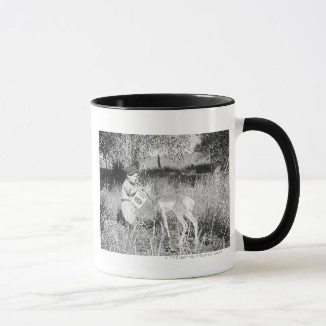 Mug Antilope de alimentation de garçon (Droite)
