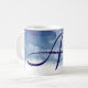 Mug Aquarelle bleue avec nom et initiale (monogramme) (Devant gauche)