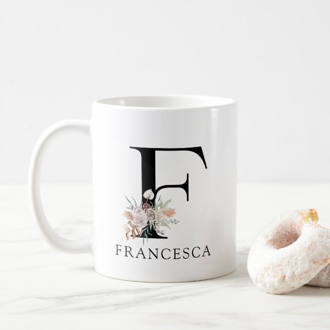 Mug Aquarelle florale mignonne Boho Monogramme (Avec donut)
