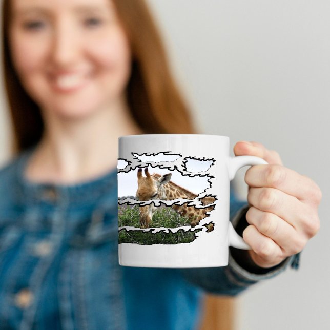 Mug Arbre à épines de girafe de la faune arrachée (Créateur téléchargé)