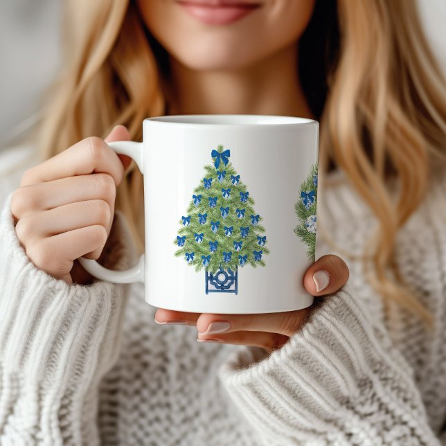 Mug Arbre de Noël de la Chinoiserie et couronne (Chinoiserie Christmas Tree Mug)