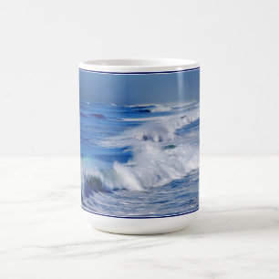 Mug Arc-en-ciel sur la boue des vagues océaniques