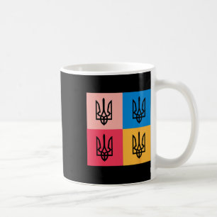 Mug Armoiries de l'Ukraine peintes dans un tournesol.