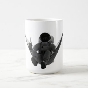 Mug Astronaute avec bière sur hamac