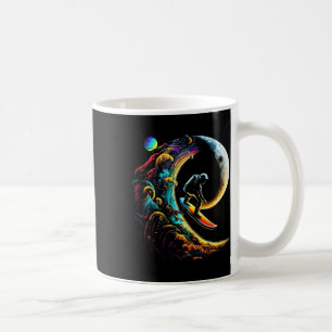 Mug Astronaute faisant du surf à travers la galaxie de