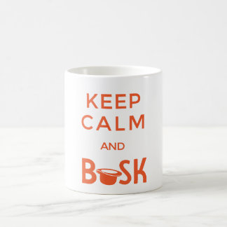 Mug Attaquez gardent le calme et jouent de la musique