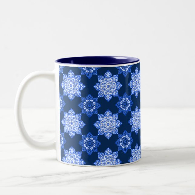 Mug avec médaillons bleus sur la conception marine (Gauche)
