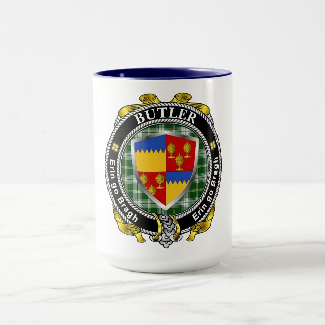 Mug Badge de Bouclier Irlandais Butler Personnalisé (Centre)