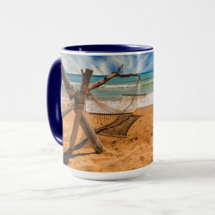 Mug Balancez sur une station balnéaire tropicale