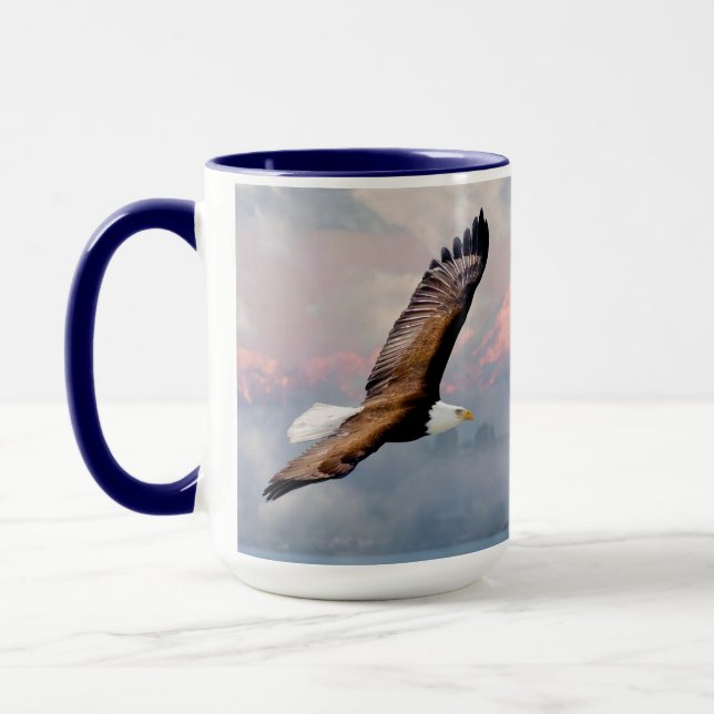 Mug Bald Eagle Flying Over Snowcapped Mountains Blue (Gauche)