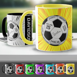 Mug Balle de football jaune personnalisée âge nom anni
