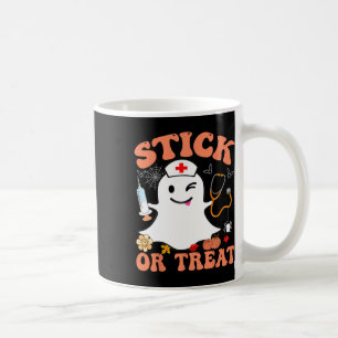 Mug Bâton Ou Traitement Infirmière Drôle Costume Hallo