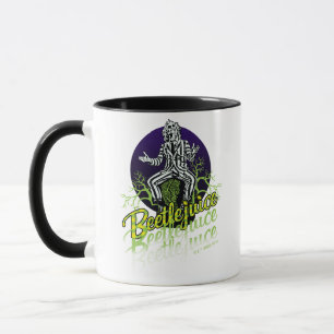 Mug Beetlejus Assis sur une pierre tombale