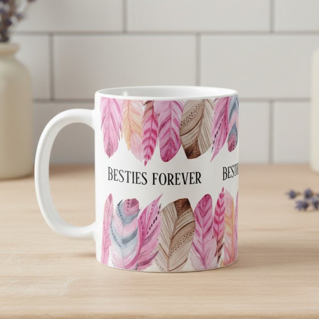 Mug Besoins de boue de plume pour toujours (personalized mug with pink feathers)