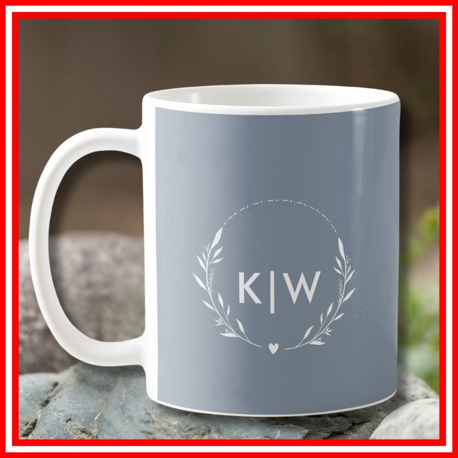 Mug Bleu et blanc poussiéreux | Monogramme des initial (Dusty Blue and White | Modern Initials Monogram Coffee Mug)
