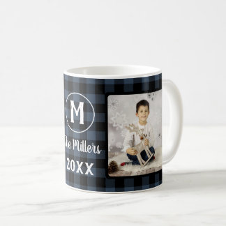 Mug Blue Plaid Holiday Nom de famille 2 Année photo