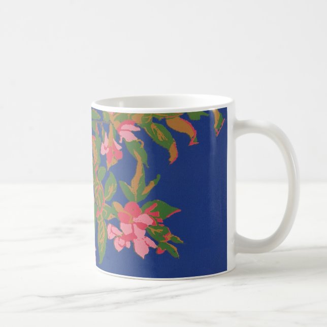 Mug Boug de café chic, japonais rose sur bleu (Droite)