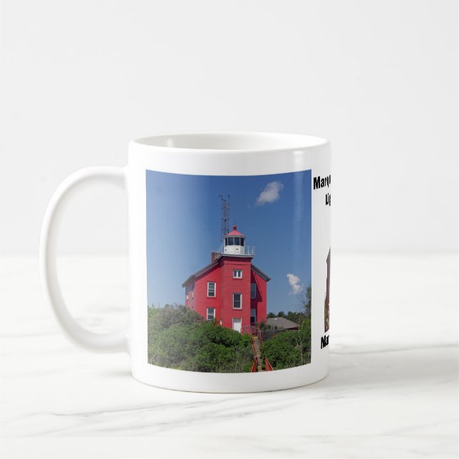 Mug Bouteille du phare de Marquette Harbour (Gauche)
