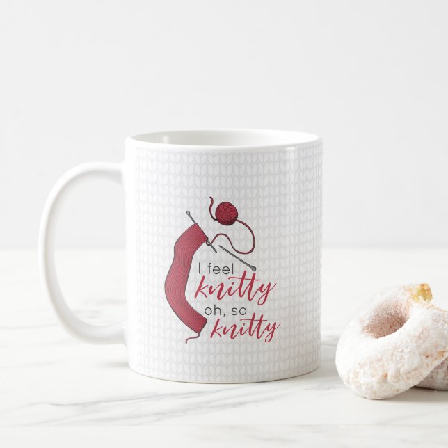 Mug Brick Red Je Sens Knitty, Oh Tellement Knitty (Avec donut)