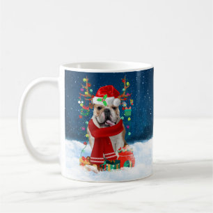 Mug Bulldog anglais en neige avec cadeaux de Noël