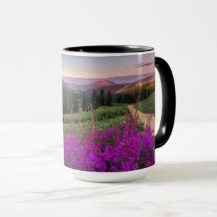 Mug Butte crêtée du lever de soleil de fleur
