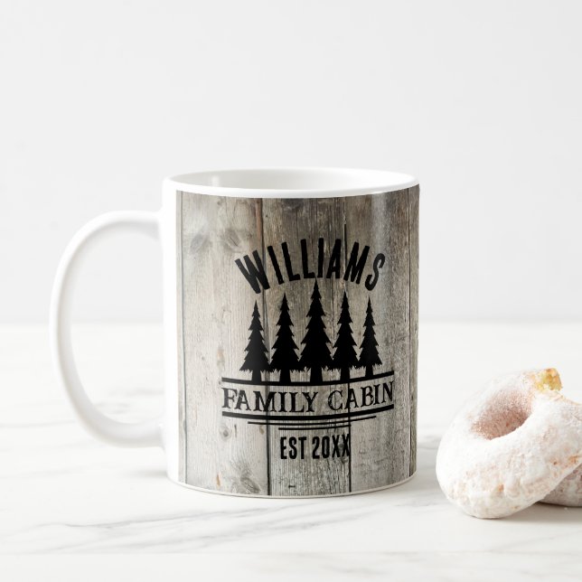 Mug Cabine de famille personnalisée Forêt rustique Nom (Avec donut)