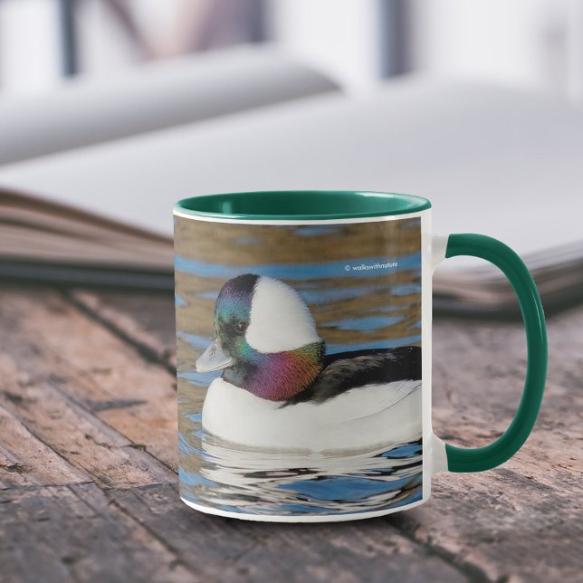 Mug Canard à tête de buffle mâle dans le soleil de l'a (Handsome Male Bufflehead Duck at the Pond 11 oz Coffee Mug Cover Photo.)