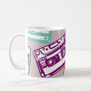 Mug cassettes rétro, motif dessiné à la main.