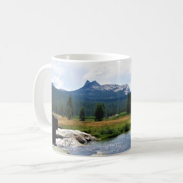 Mug Cathedral Peak à Tuolumne Meadows, Yosemite, CA (Devant gauche)