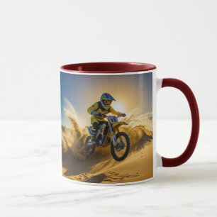 Mug Cavalier de motocross roulant dans les dunes