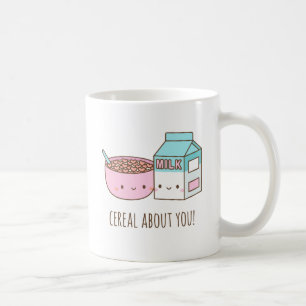 Mug Céréale mignonne et lait sérieux au sujet de vo