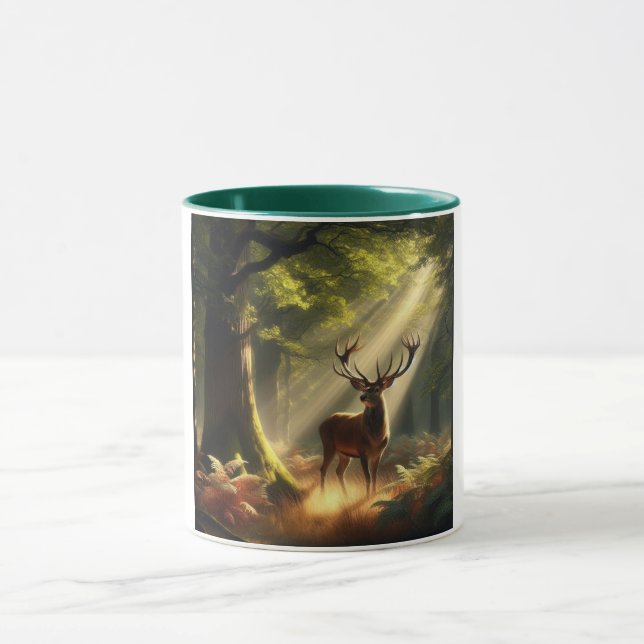 Mug Cerf dans la forêt matinale (Centre)