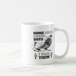Mug Certaines filles poursuivent des garçons je les pi