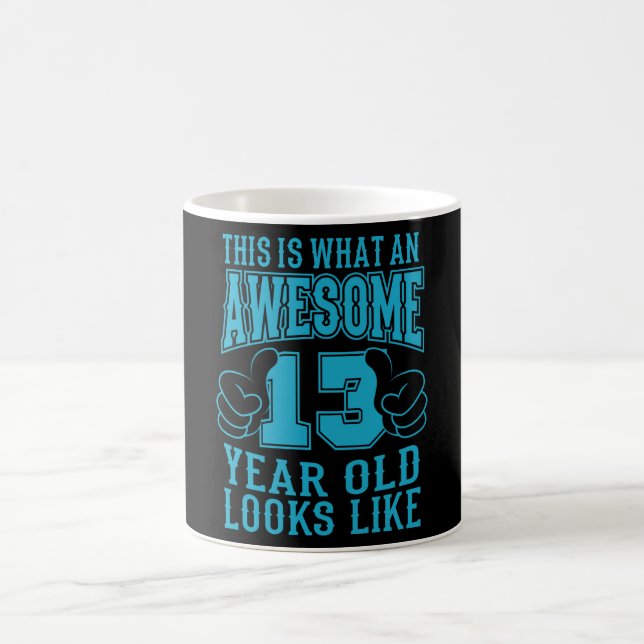 Mug C'EST CE QUI EST UN EXCELLENT 13ème anniversaire d (Centre)