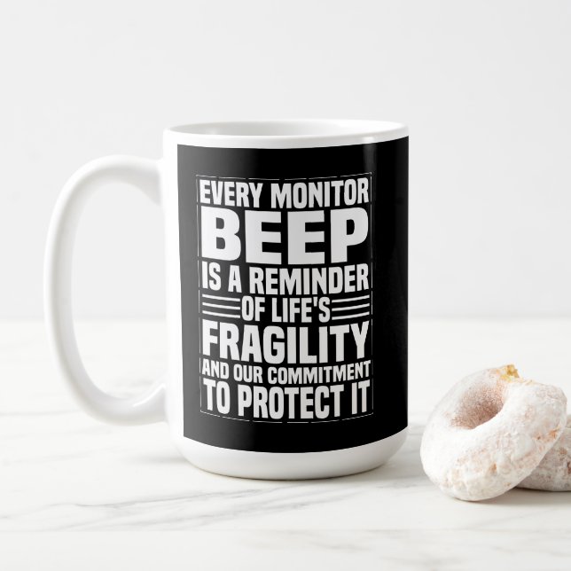 Mug  Chaque bip compte – Alerte et dévoué (Avec donut)