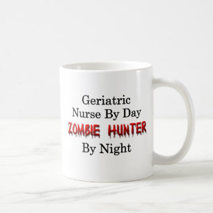 Mug Chasseur gériatrique d'infirmière/zombi