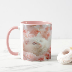 Mug Chat Blanc Mignon dans des Fleurs de Rose