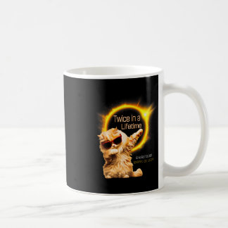 Mug Chat Deux Fois Dans L'Éclipse Solaire À Vie Avril 