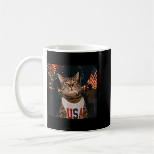 Mug Chat patriotique du 4 juillet fumant une cigarette