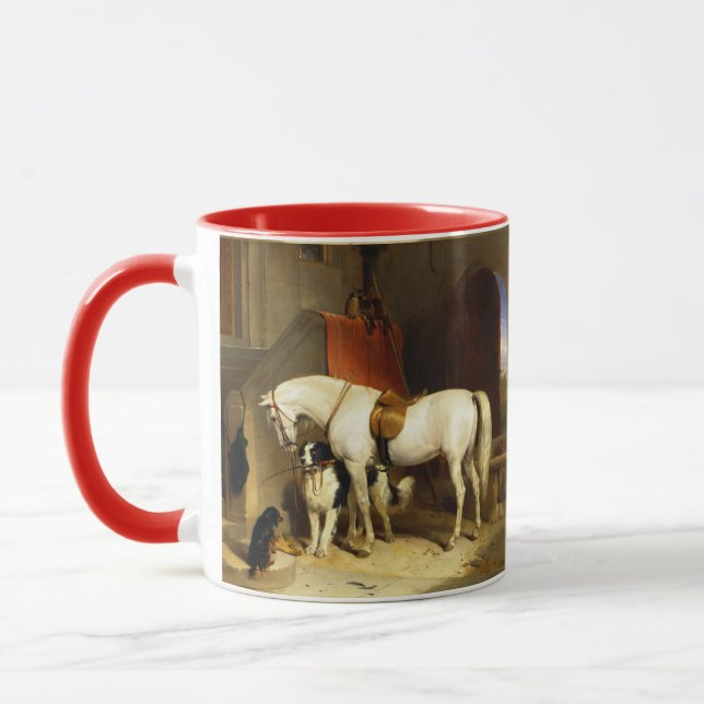 MUG CHEVAL BLANC AVEC CHIENS ET FALCONS EN STABLE (Gauche)