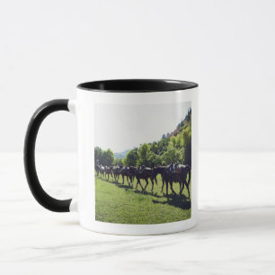 Mug Chevaux marchant dans une ligne