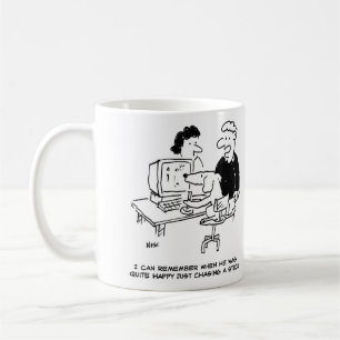 Mug Chien joue à des jeux informatiques