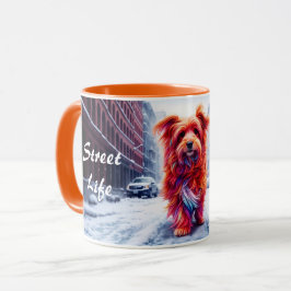 Mug Chien rouge marchant dans la rue d'hiver enneigée