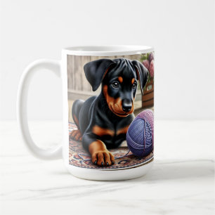 Mug Chiots Doberman avec une Pelote de Laine sur un Ta