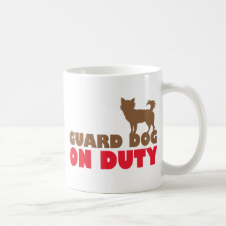 Mug Chiwawa en service de chien de garde
