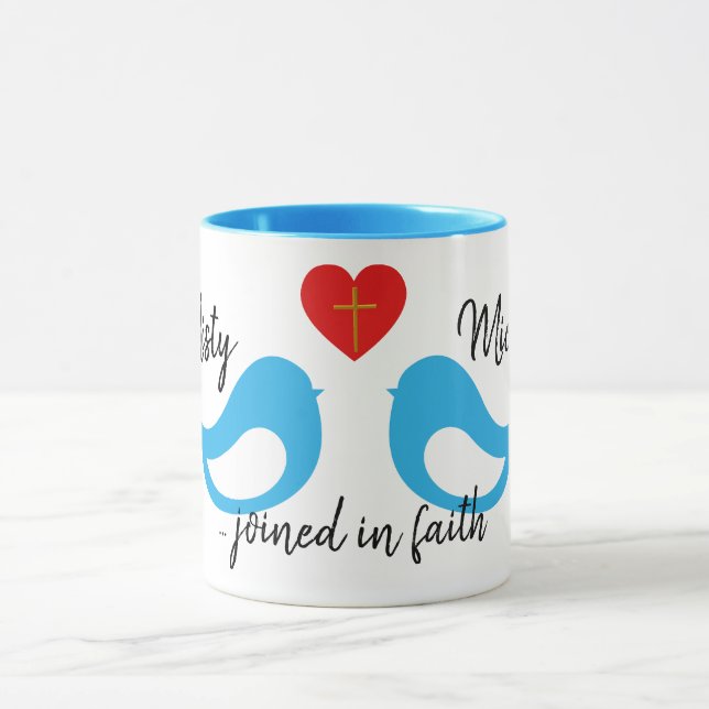 Mug Coeur d'Inséparables bleus avec croix et noms Mari (Centre)