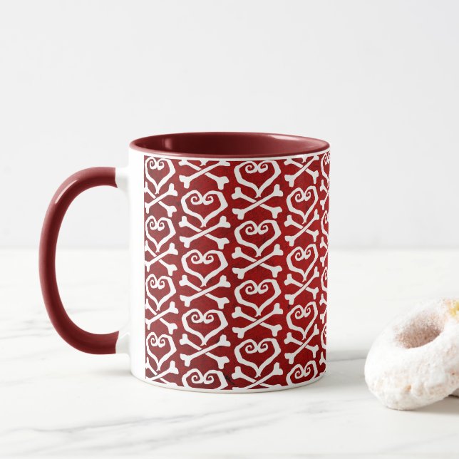 Mug Coeur et os croisés de "l'amour teinté" (Avec donut)